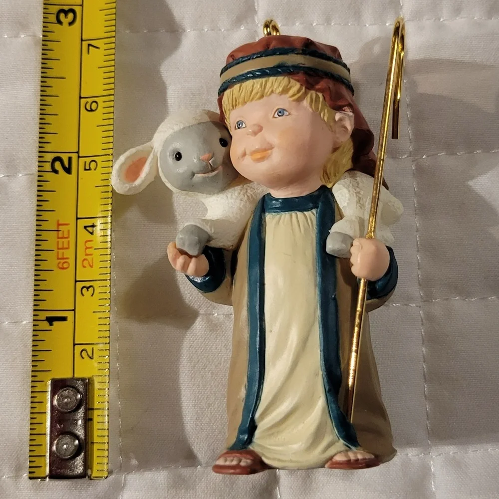 VTG 1994 Vintage‎ Hallmark Keepsake Helpful Shepherd Christmas Ornament Festive